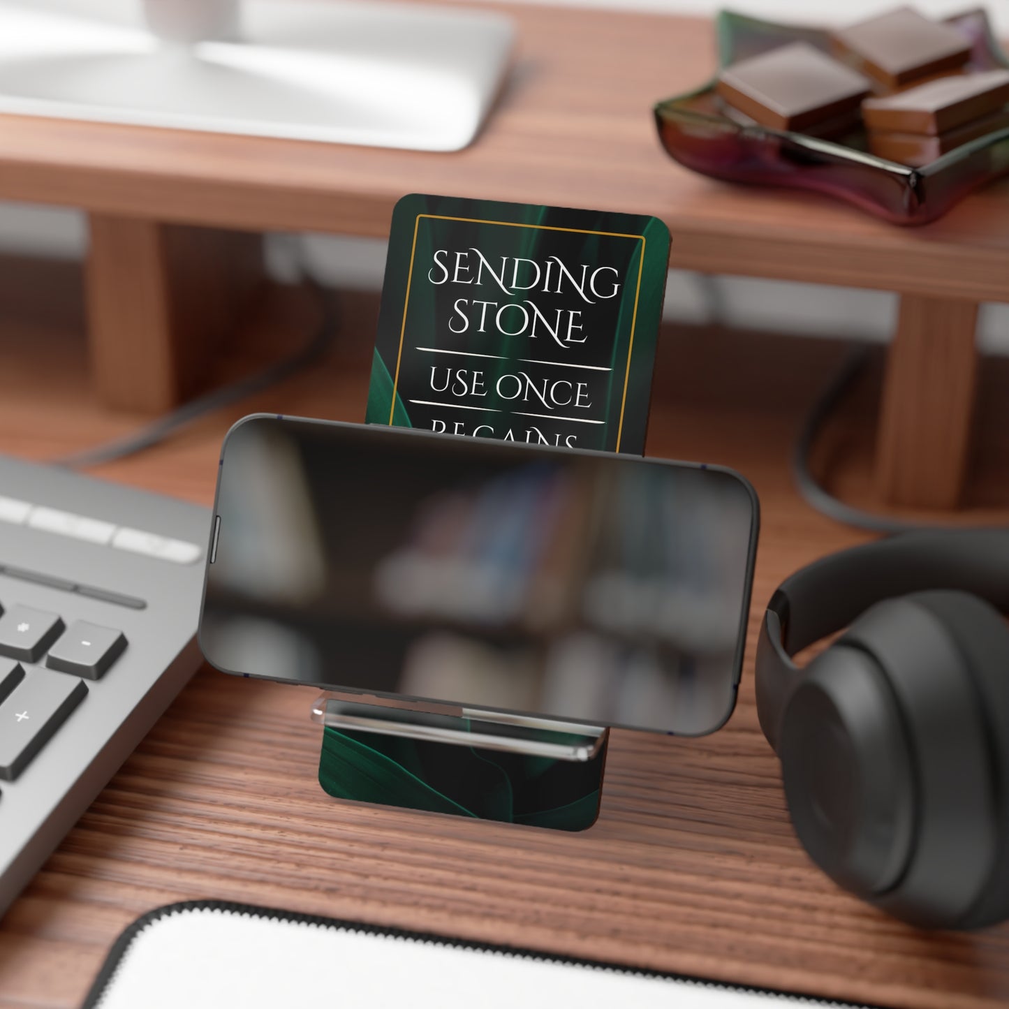 Sending Stone Smartphone Display Stand - Lush Leaves